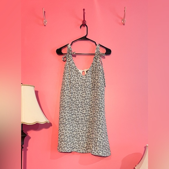 Zara Oversized Flower Dress - Picture 1 of 5